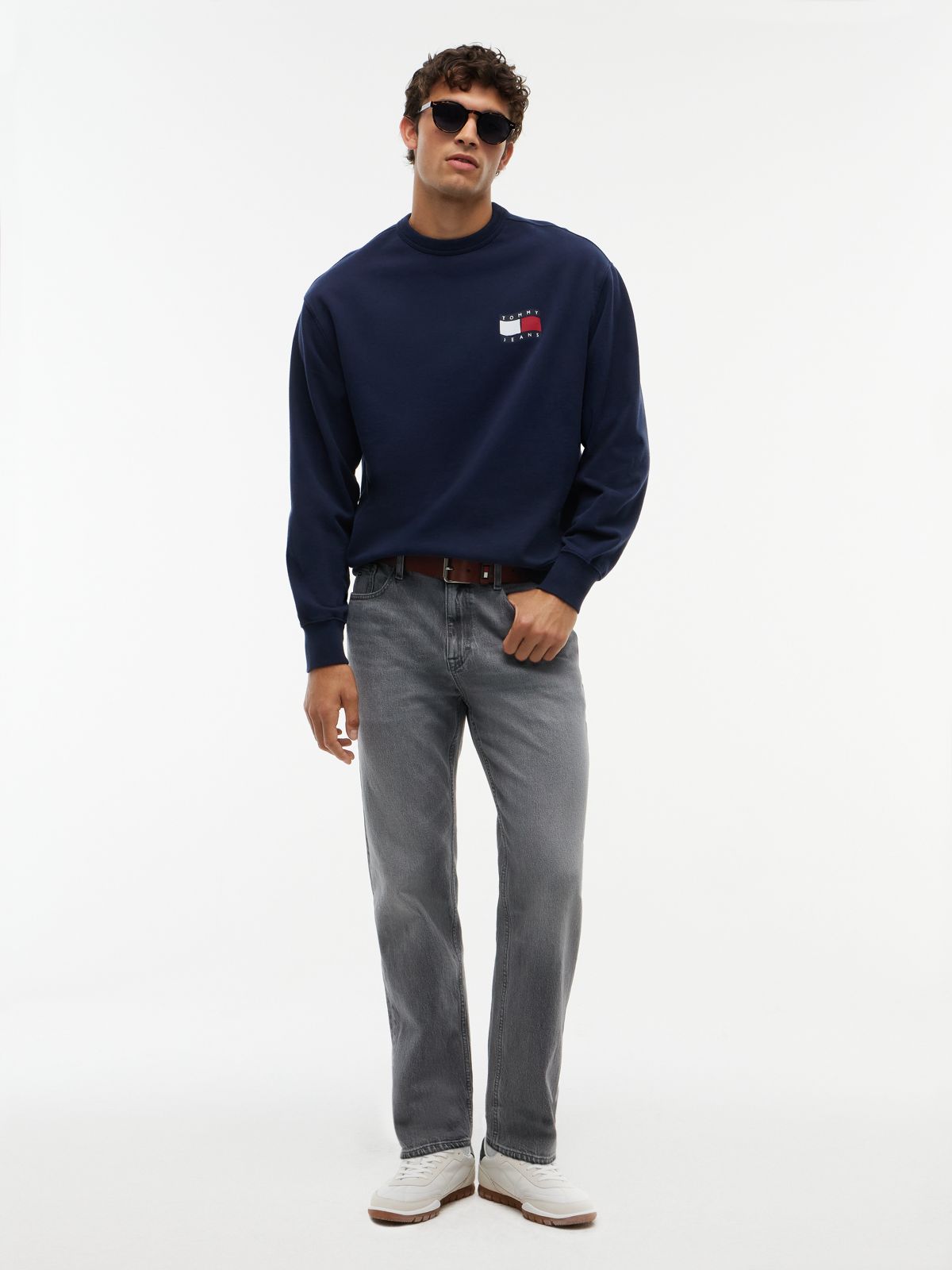 Tommy Jeans Tapered Relaxed Jean — Grey