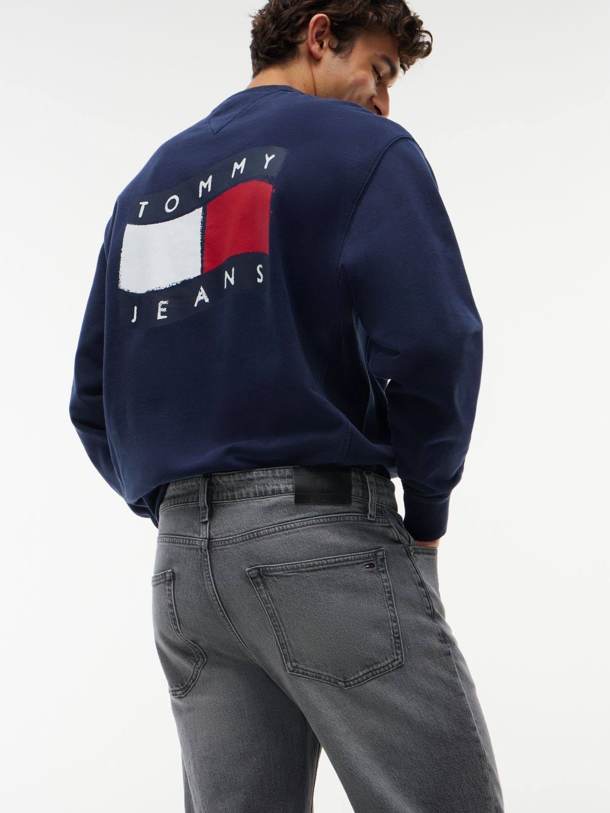 Tommy Jeans Tapered Relaxed Jean — Grey