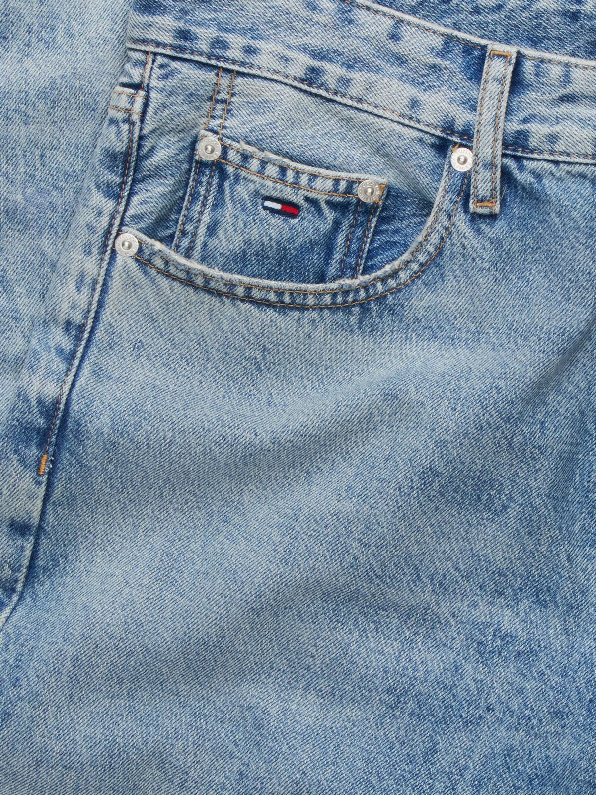 Tommy Jeans Lightweight Loose Jean — Light Wash