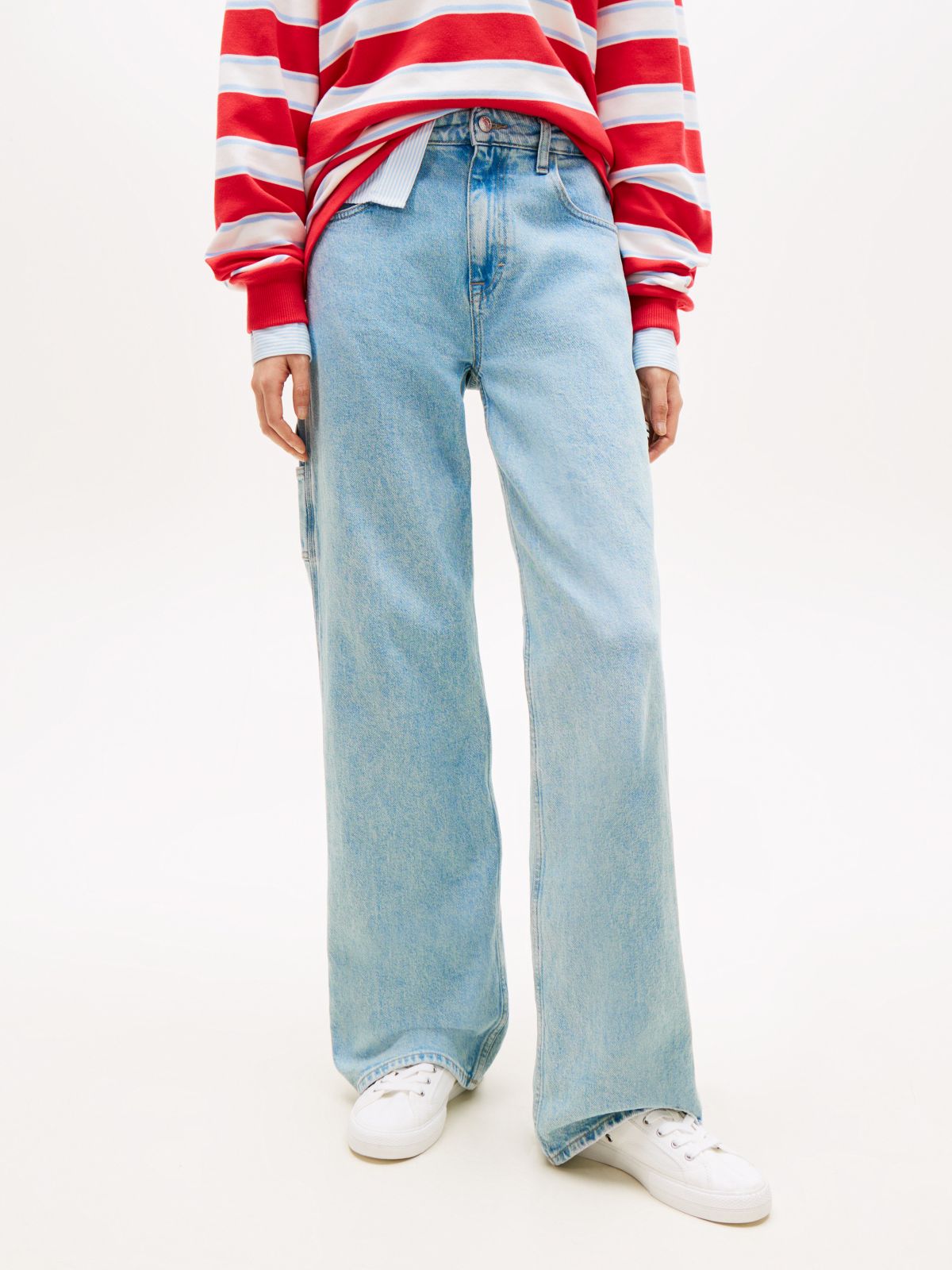Tommy Jeans Distressed Straight Jean — Denim Light