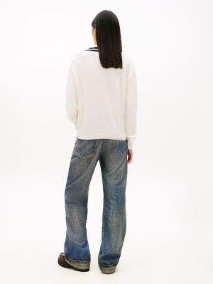 Женские джинсы Tommy Hilfiger Tommy Jeans Relaxed Fit V-Neck Sweater — фото 4
