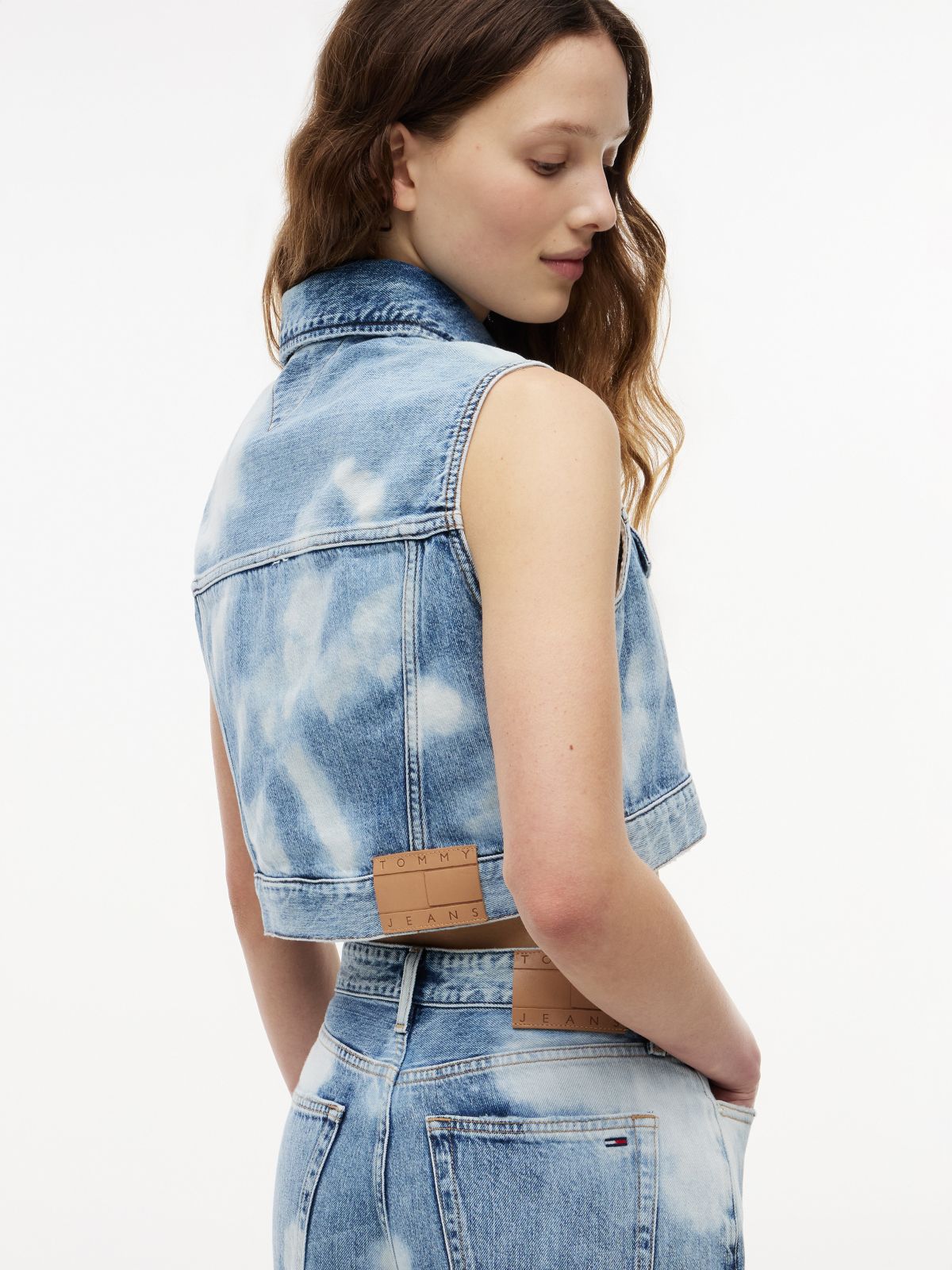 Tommy Jeans Cropped Denim Vest — Denim Light