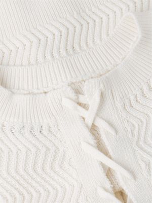 Женские джинсы Tommy Hilfiger Tommy Jeans Textured Lace-Up Sweater — фото 7