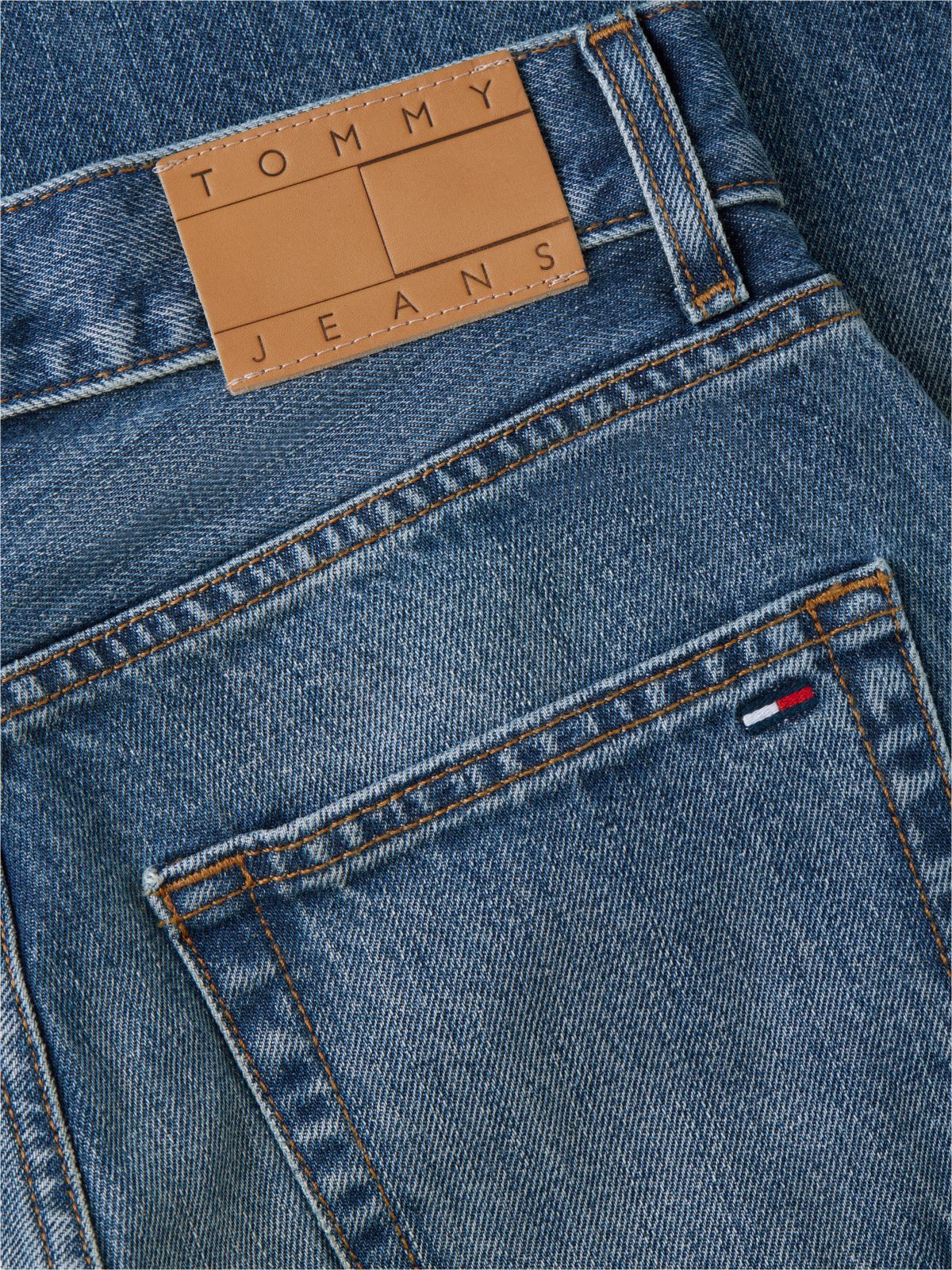 Tommy Jeans Barrel Jean — Denim Dark