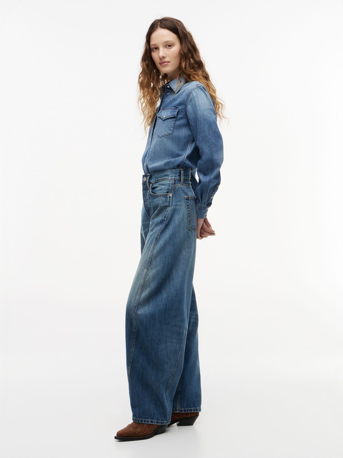 Tommy Jeans Barrel Jean — Denim Dark
