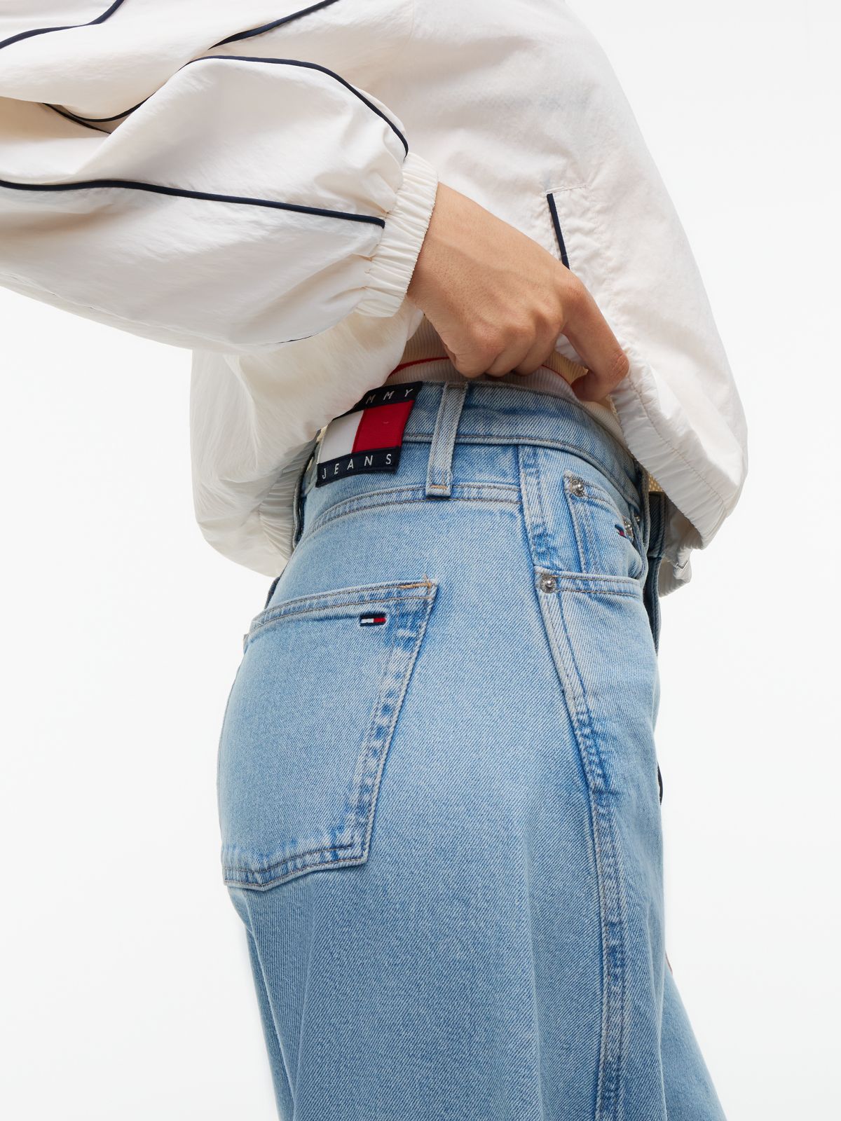 Tommy Jeans Stretch Barrel Jean — Denim Light