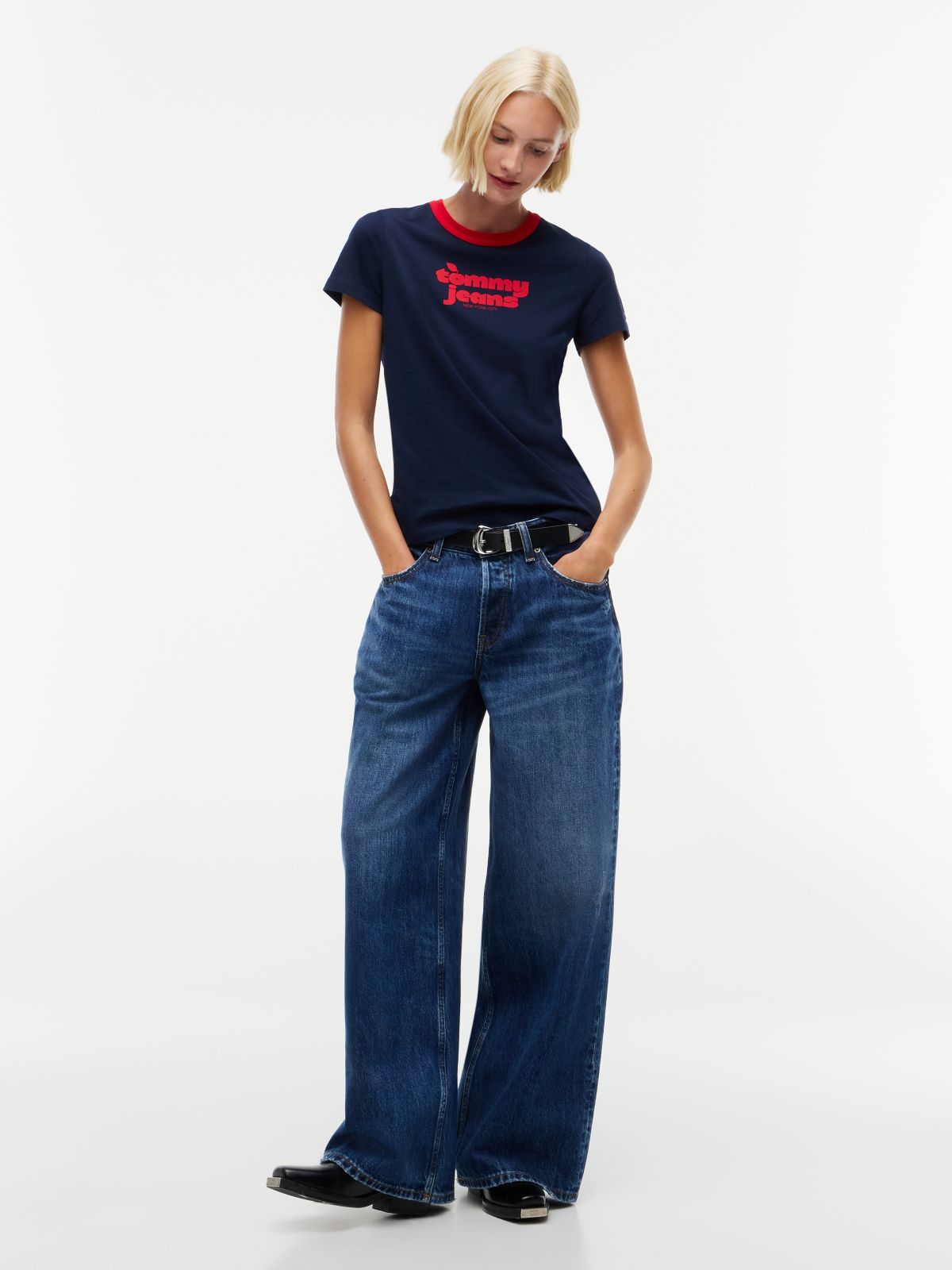 Tommy Jeans Low-Rise Baggy Jean — Denim Medium