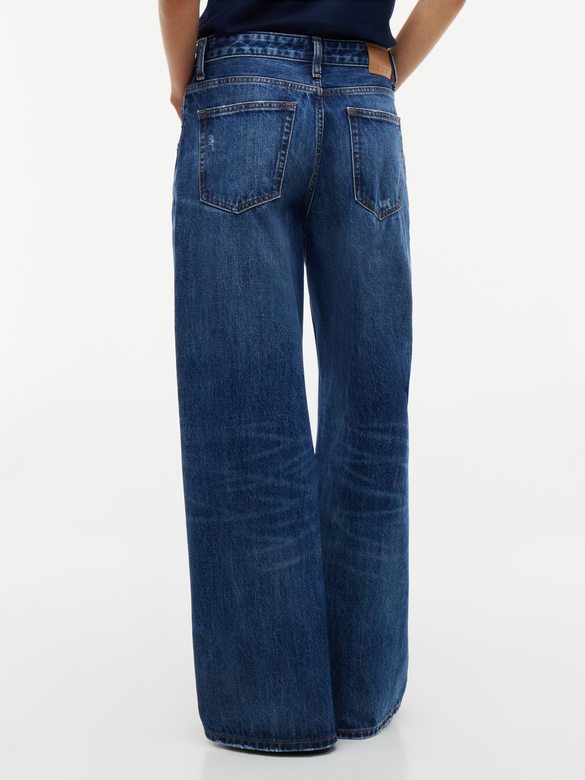 Tommy Jeans Low-Rise Baggy Jean — Denim Medium
