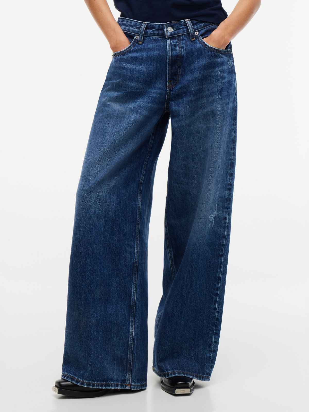 Tommy Jeans Low-Rise Baggy Jean — Denim Medium