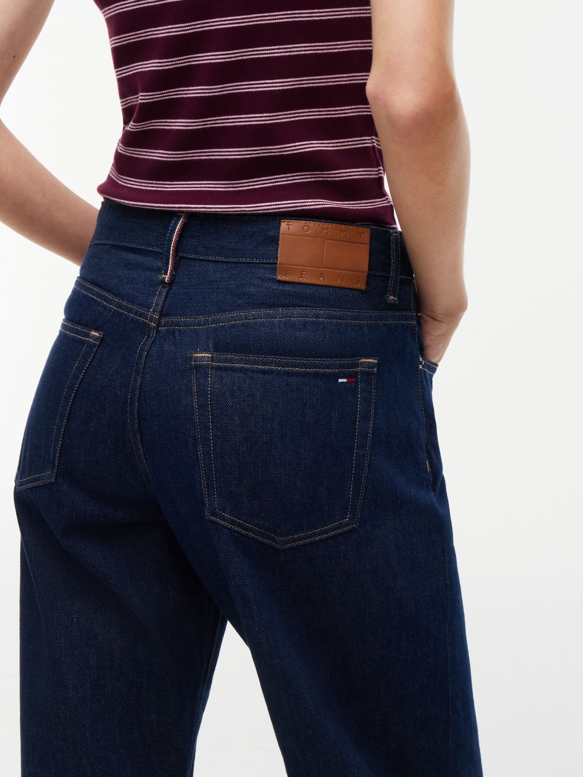 Tommy Jeans Mid-Rise Straight Jean — Denim Dark