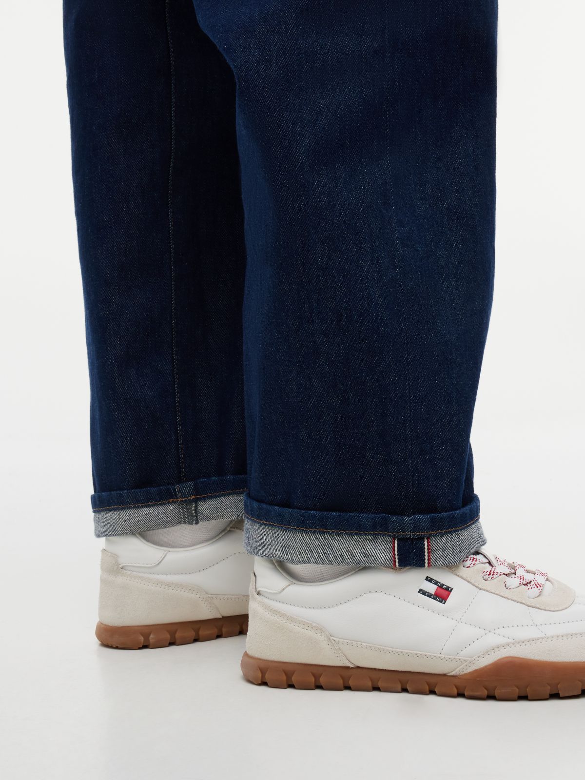 Tommy Jeans Mid-Rise Straight Jean — Denim Dark