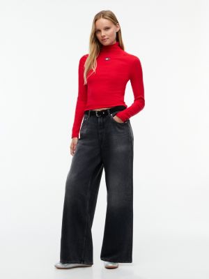 Женская футболка Tommy Hilfiger Tommy Jeans Ribbed Mockneck, цвет: Красный — фото 2
