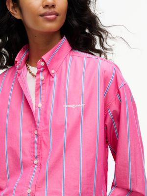 Женская рубашка Tommy Hilfiger Tommy Jeans Bubble-Hem Cropped Shirt, цвет: Яркий розовый / Полосатый — фото 3
