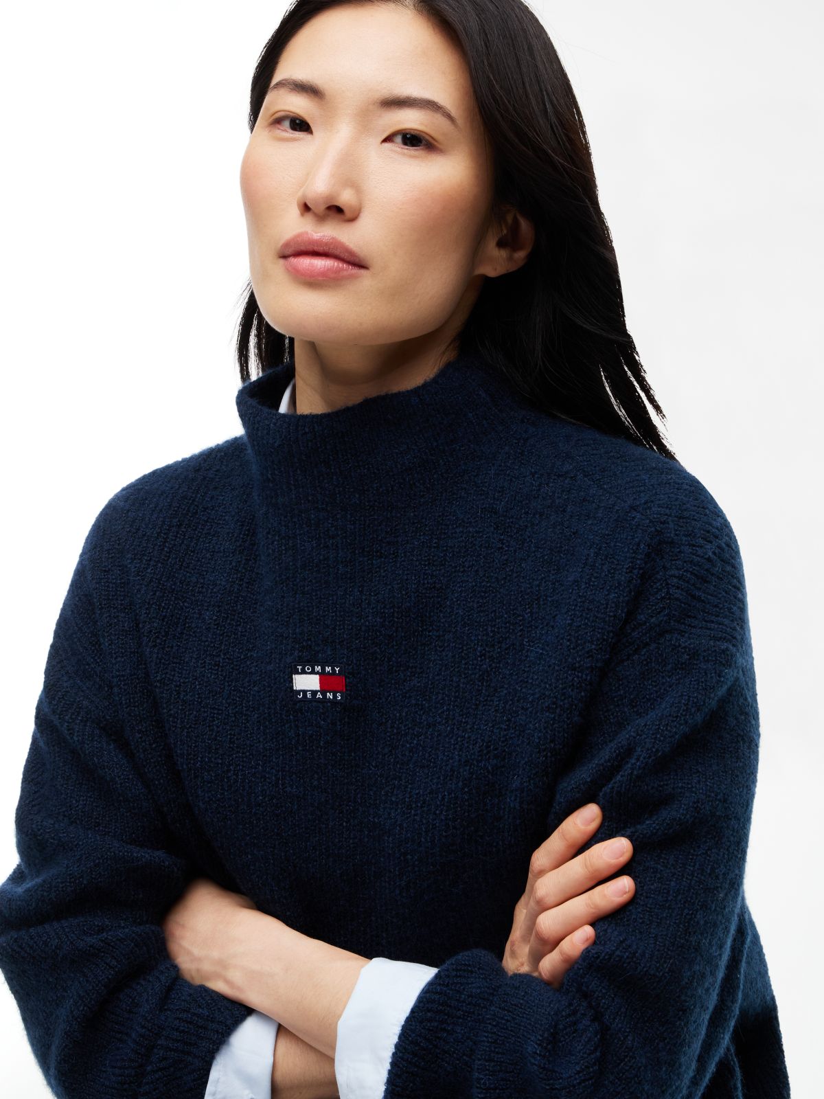 Tommy Jeans Badge Mockneck Sweater — Navy