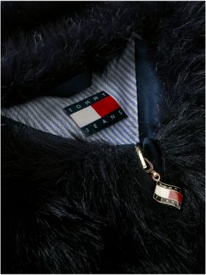 Женская куртка Tommy Hilfiger Tommy Jeans Flag Logo Faux Fur, цвет: Тёмный синий — фото 7