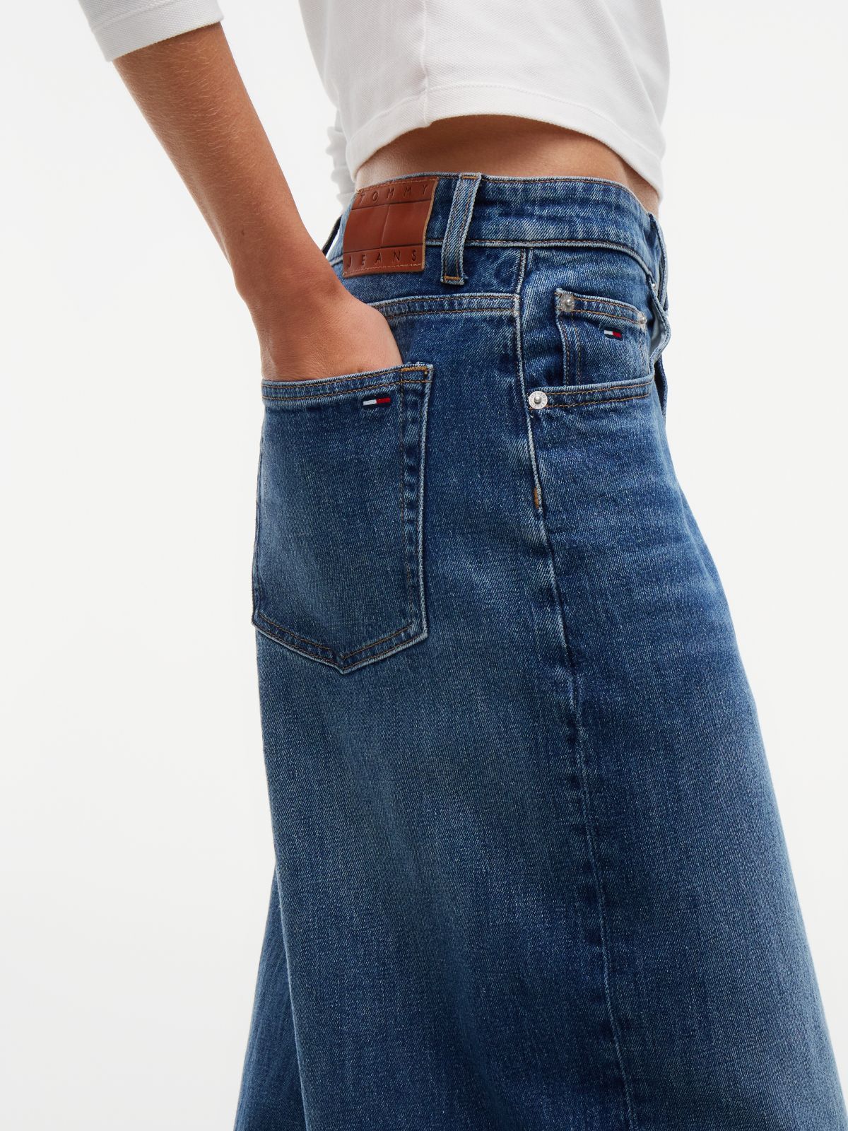 Tommy Jeans Low-Rise Baggy Jean — Denim Dark