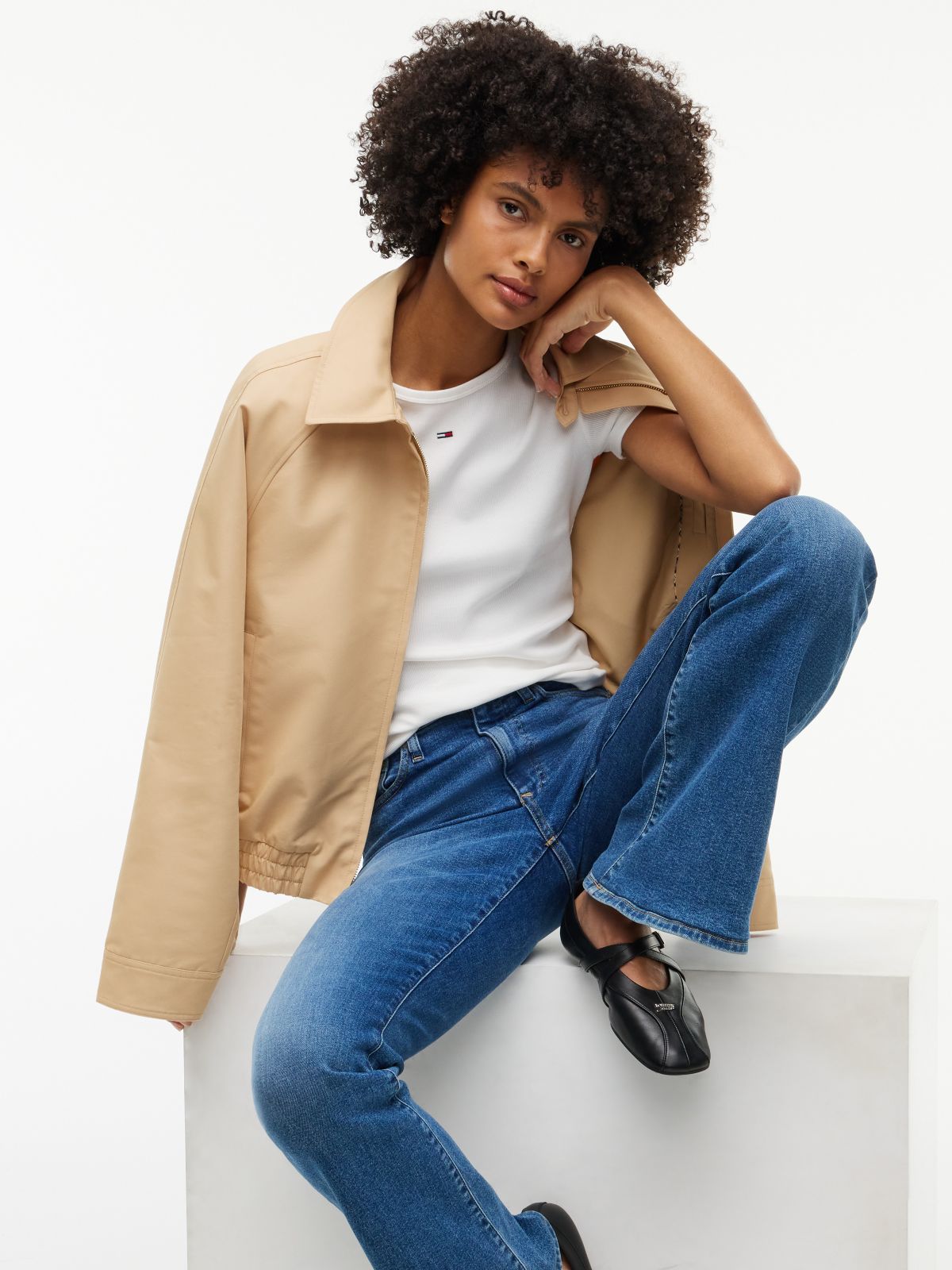 Tommy Jeans High-Rise Flare Jean — Denim Medium
