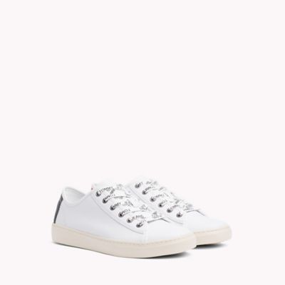 tommy hilfiger light sneakers