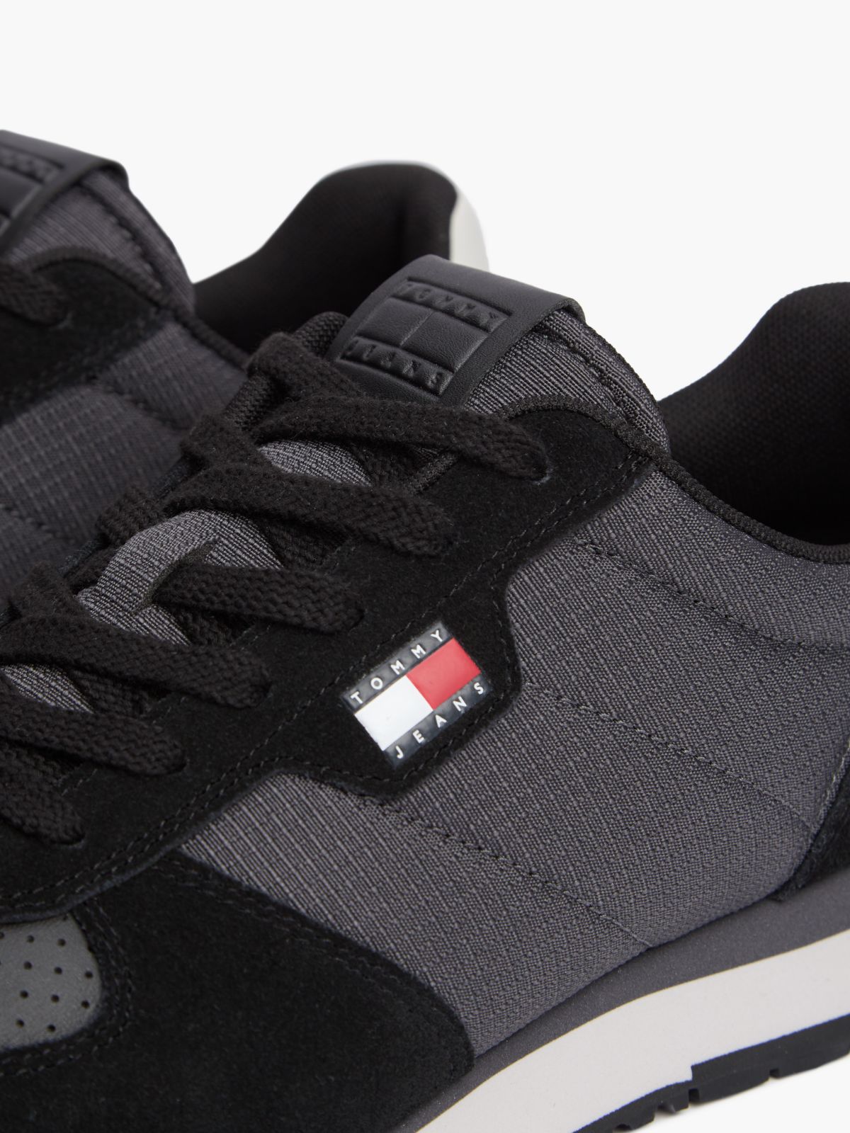 Tommy Jeans Low-Top Runner Sneaker — Washed Black / Stratus Grey
