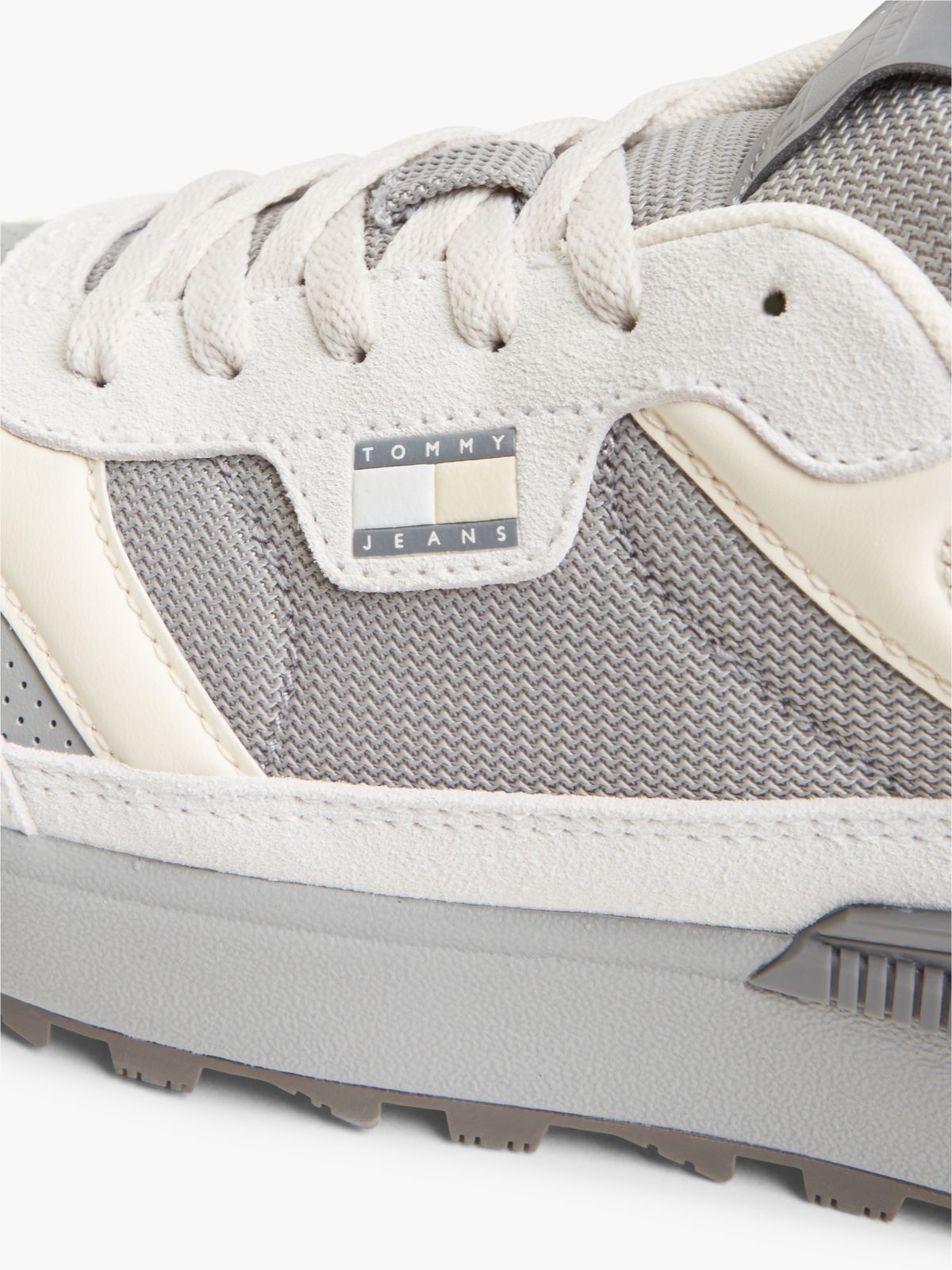 Tommy Jeans Mixed-Media Runner Sneaker — Stratus Grey