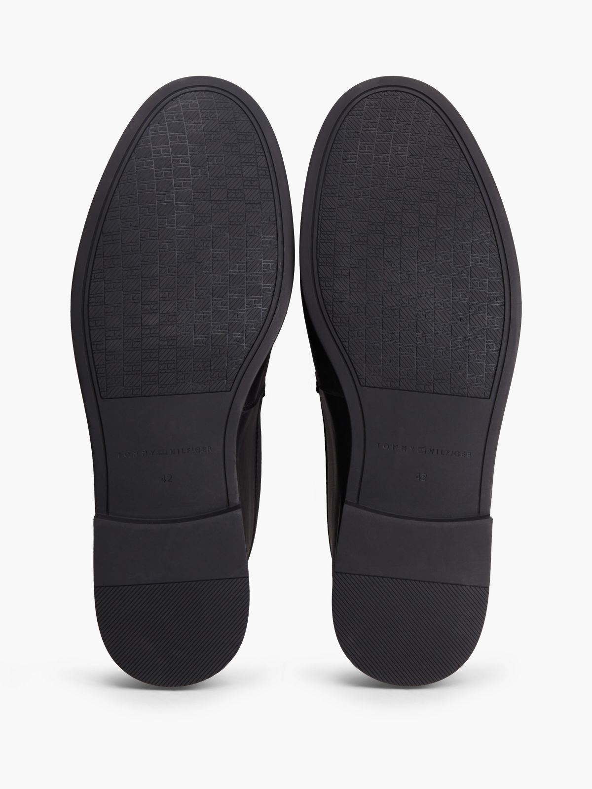 Flexible Leather Tassel Loafer — Black