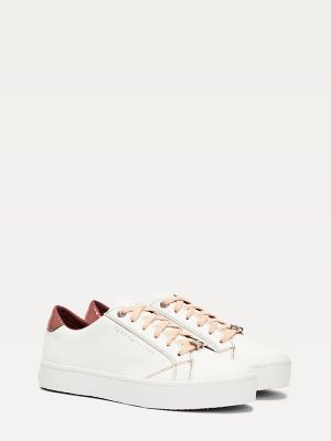 tommy hilfiger low top sneakers