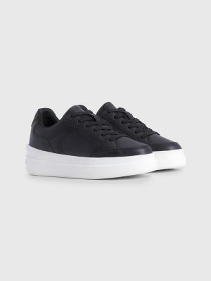 Tommy embossed store leather trainers