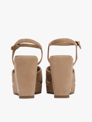 Женские сандалии Tommy Hilfiger Crossed-Strap Suede Wedge Sandal, цвет: Песочный холщовый — фото 4