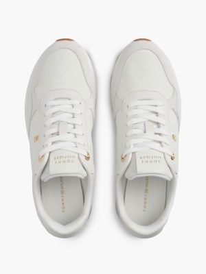 Женские кроссовки Tommy Hilfiger Monogram-Embossed Suede Runner, цвет: Экрю — фото 3