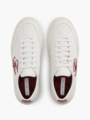 Женские кроссовки Tommy Hilfiger Script Monogram Leather Court, цвет: Экрю / Тёмно-бордовый — фото 3