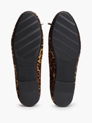 Женские балетки Tommy Hilfiger Leopard-Print Calf Hair Ballet Flat, цвет: С принтом — фото 5