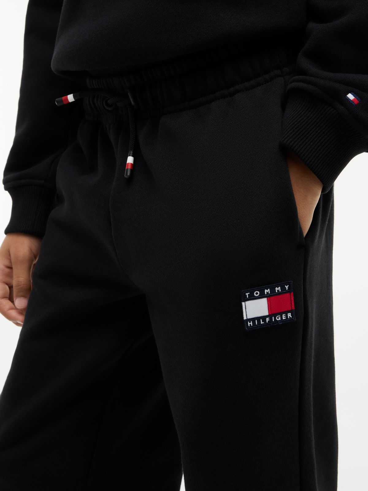 Kids' Flag Badge Sweatpant — Black