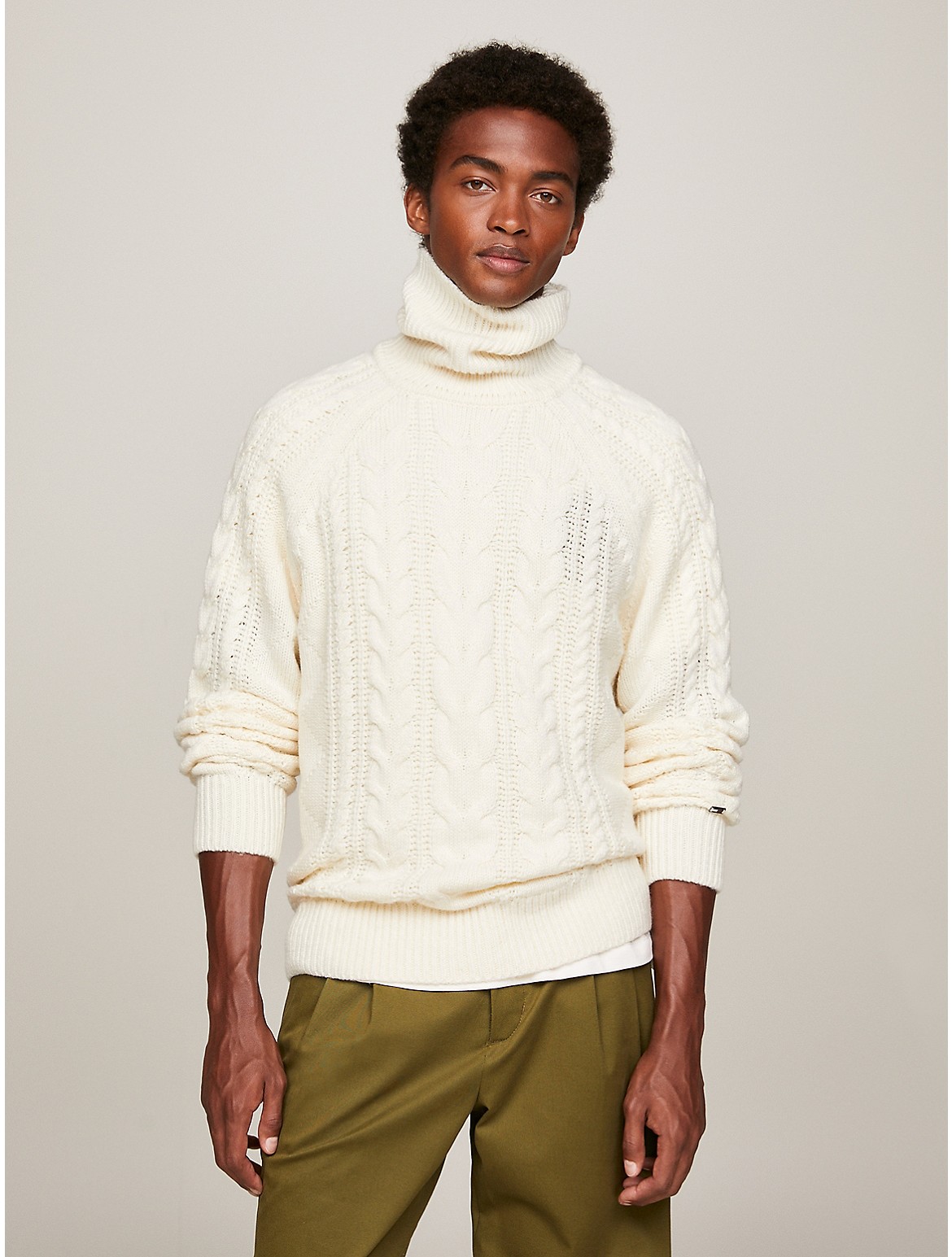 Tommy Hilfiger Men's Relaxed Fit Cable Knit Turtleneck