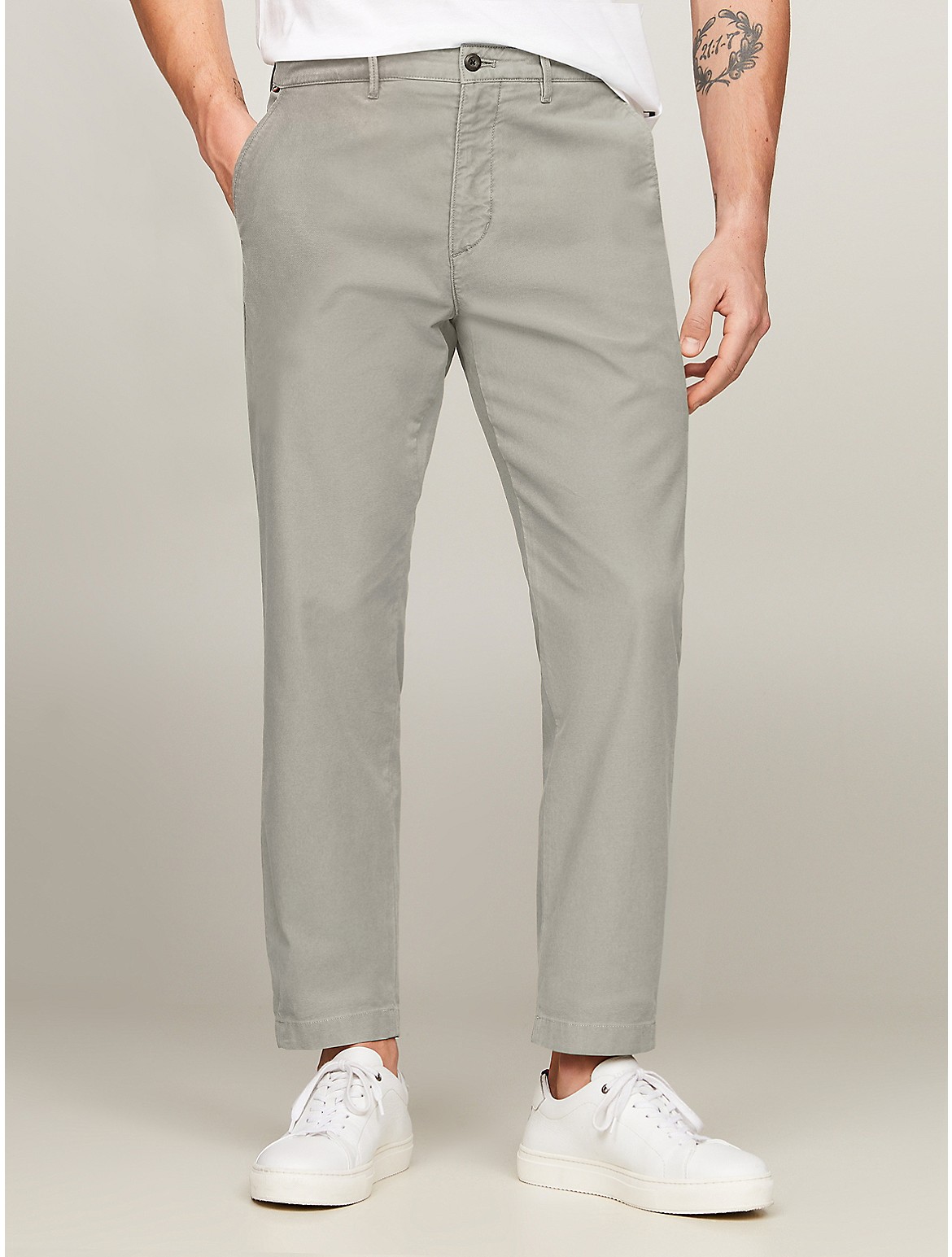 Tommy Hilfiger Men's Harlem Relaxed Tapered Fit Chino