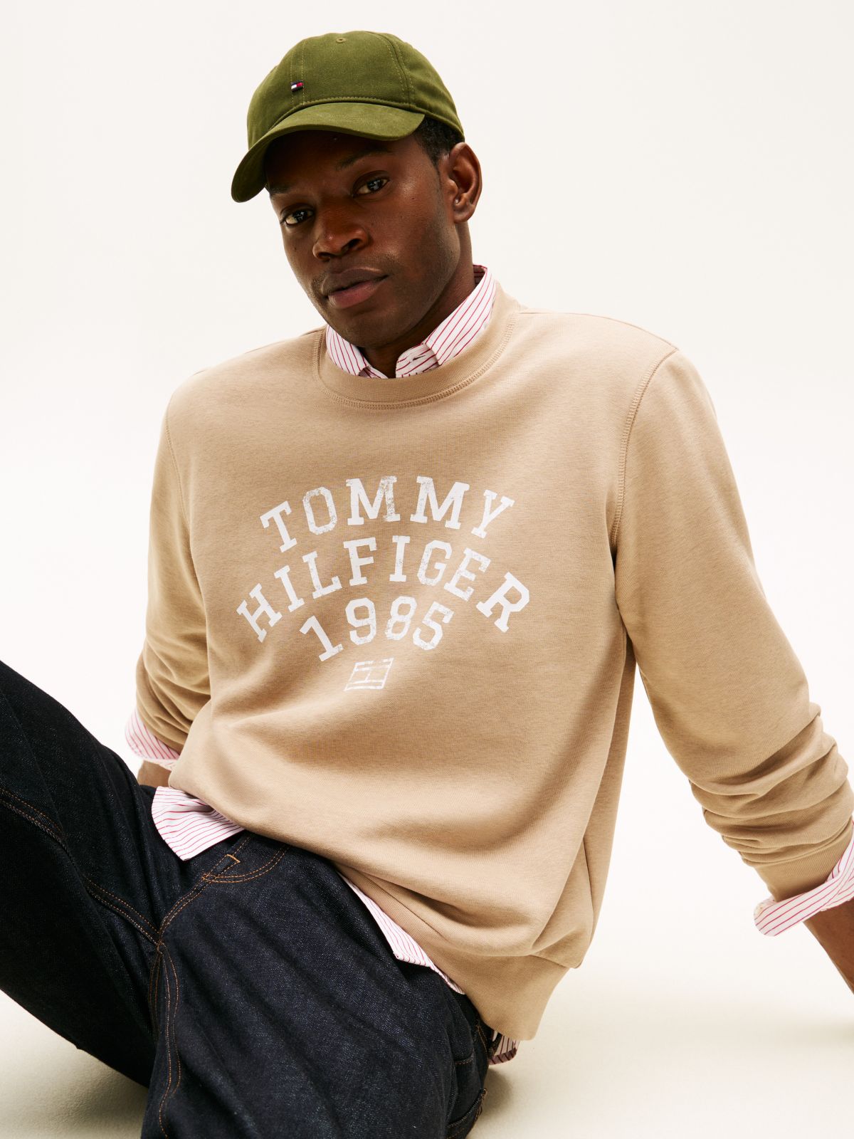 Arch Logo Flex Fleece Sweatshirt — Coastal Taupe