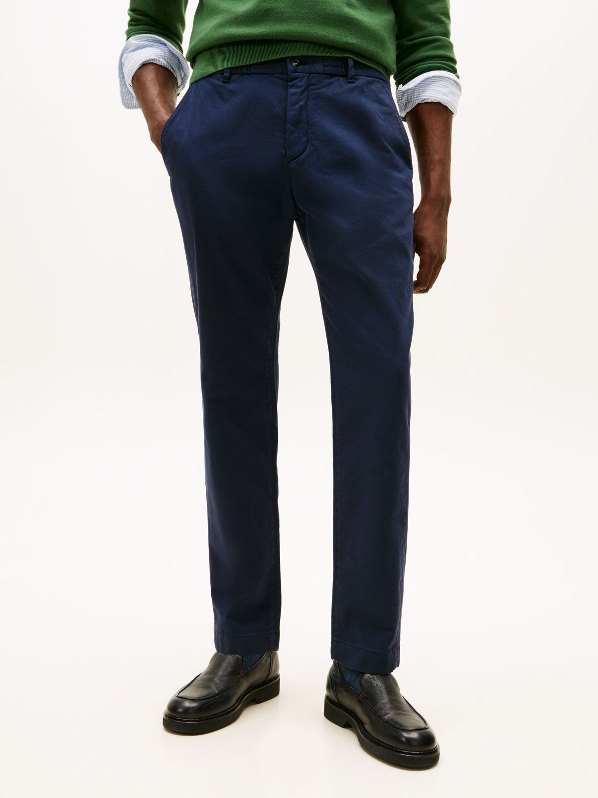 Garment-Dyed Relaxed Tapered Knit Pant — Navy