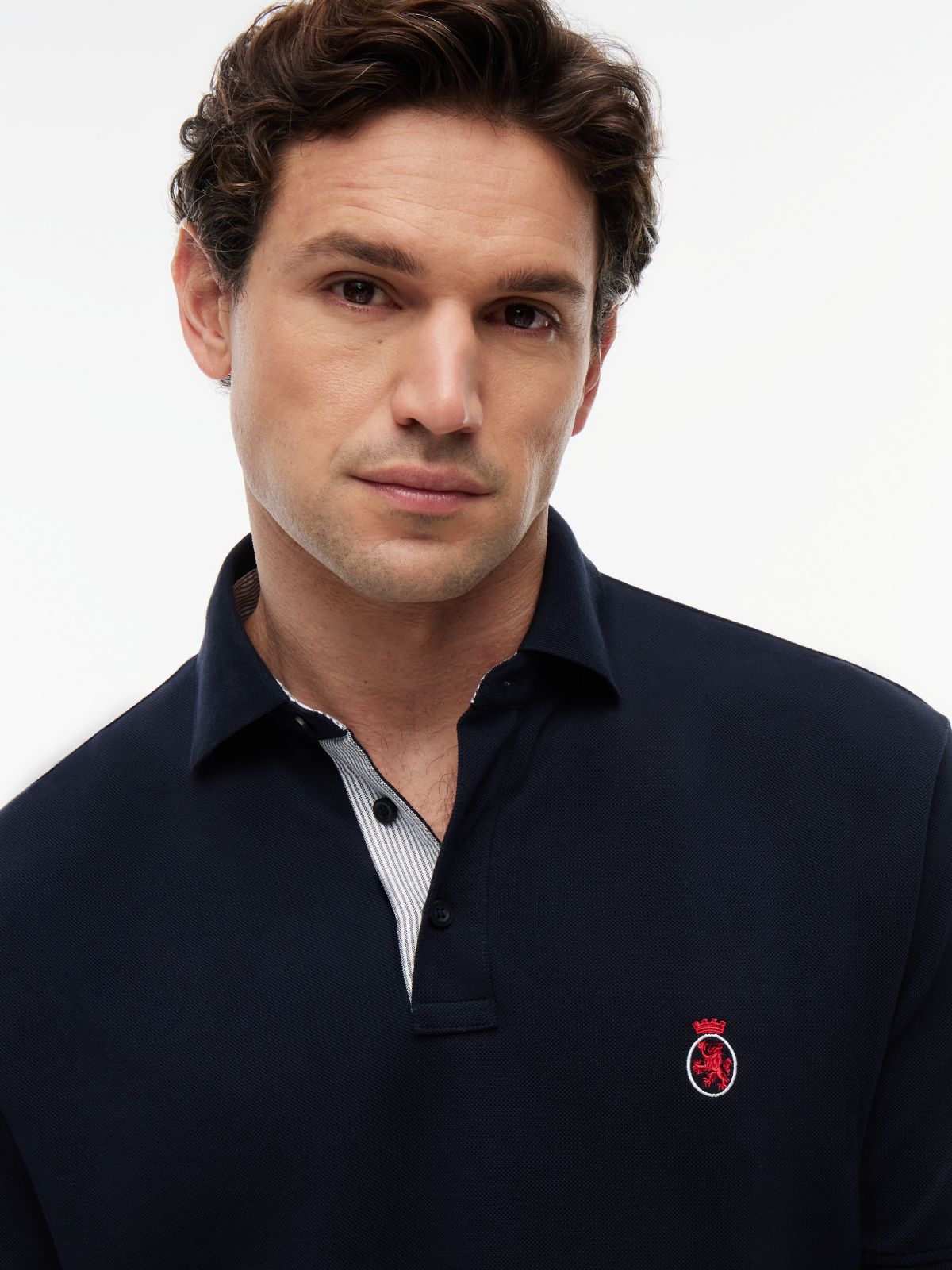 Classic Fit Crest Logo Polo — Navy