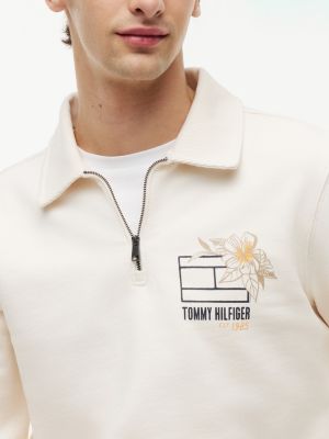 Мужские худи Tommy Hilfiger Floral Logo Quarter-Zip Polo Sweatshirt — фото 3