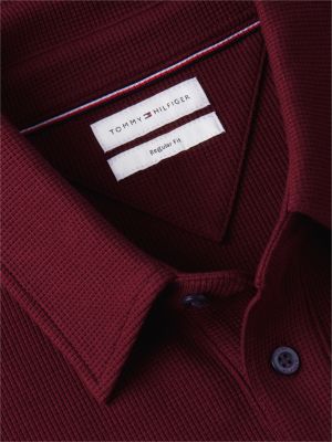 Мужское поло Tommy Hilfiger Regular Fit Long-Sleeve Waffled Polo, цвет: Бордовый — фото 6