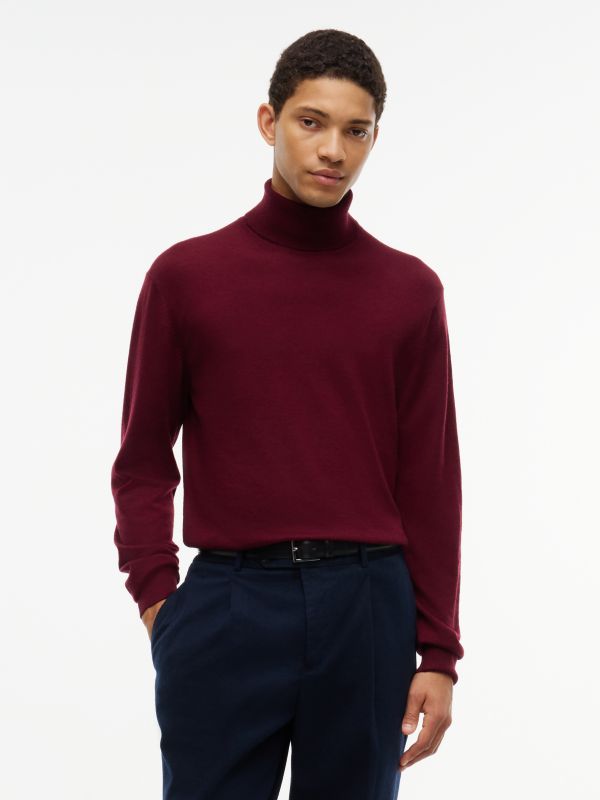 New York Label Wool Turtleneck — Burgundy