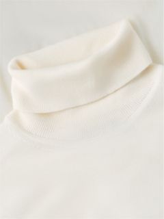 New York Label Wool Turtleneck — Ivory Petal 6