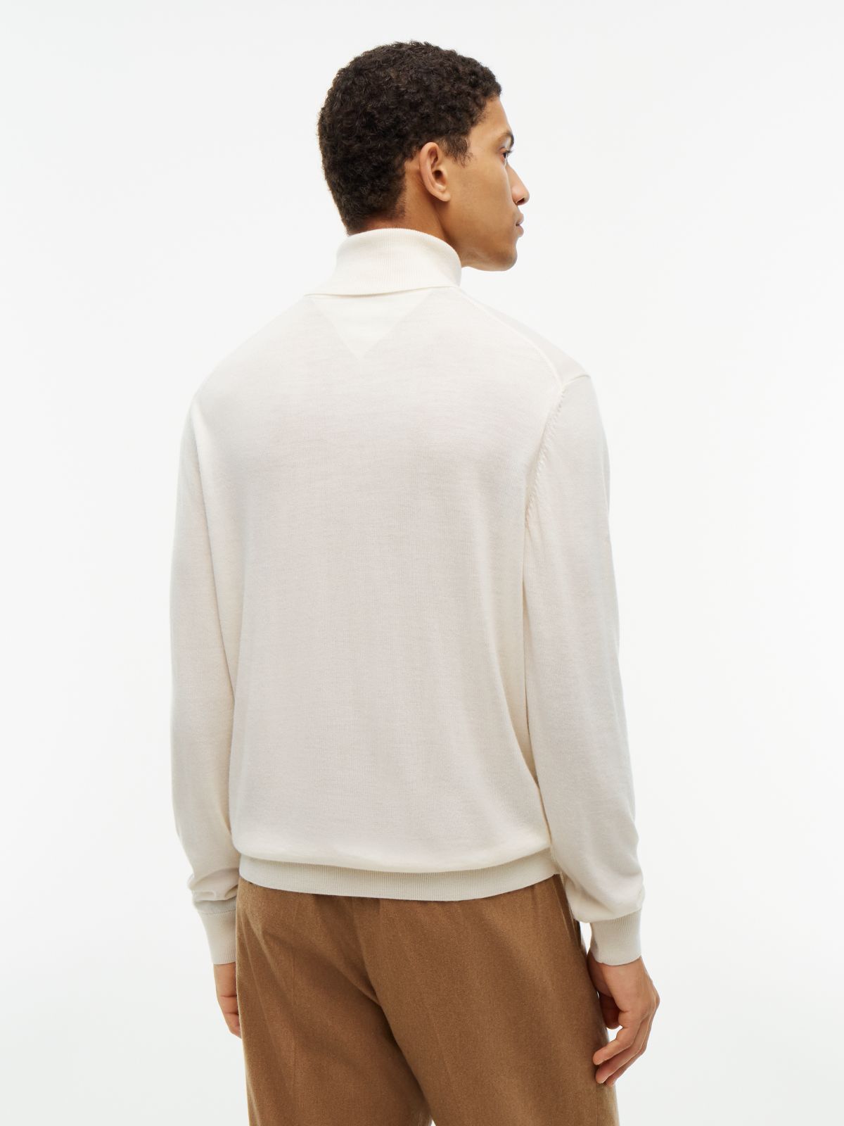 New York Label Wool Turtleneck — Ivory Petal