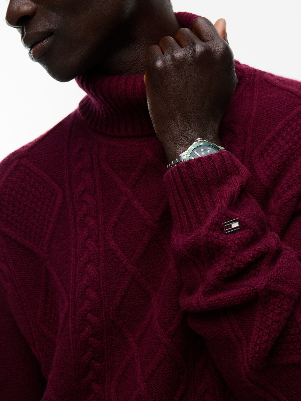New York Label Wool-Blend Turtleneck — Burgundy