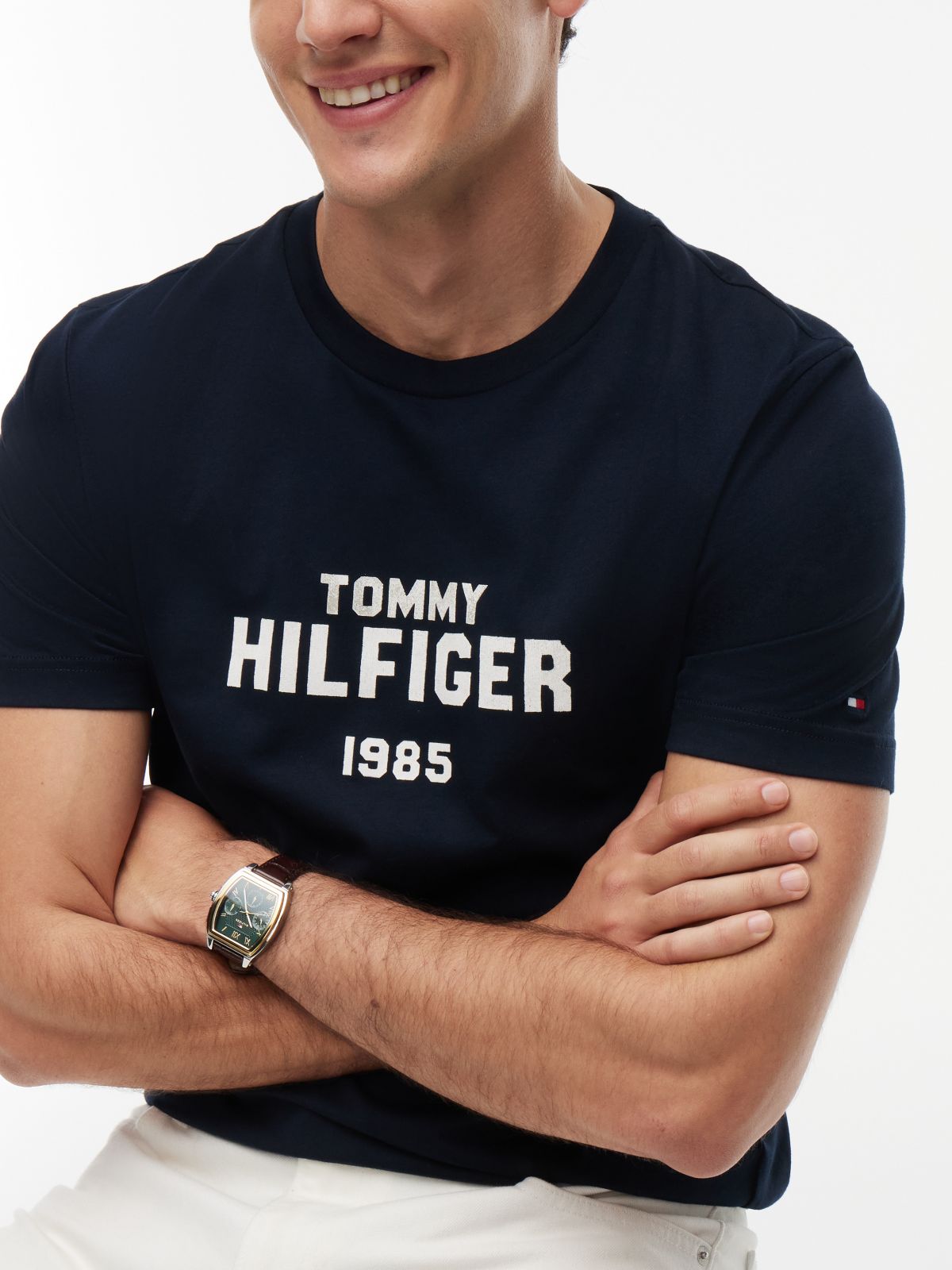 Classic Hilfiger Logo T-Shirt — Navy Blue
