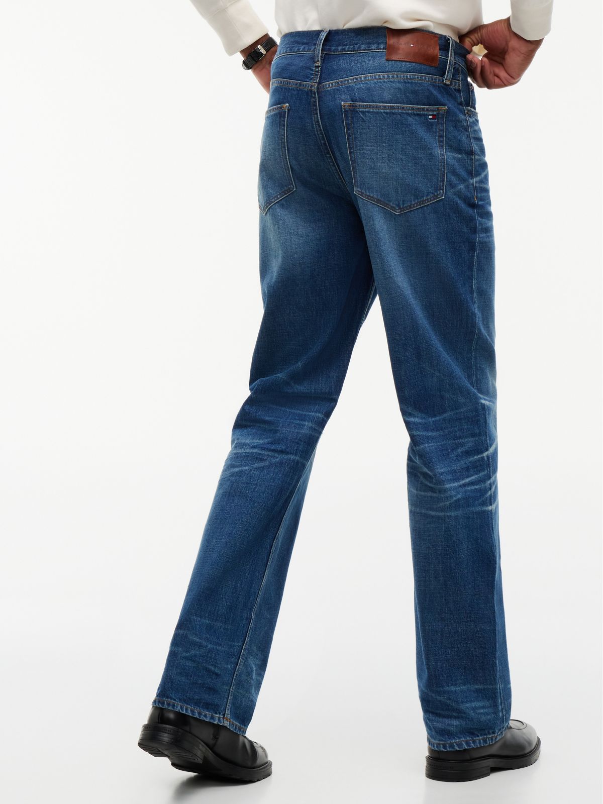 Distressed Relaxed Straight Jean — Bill Indigo