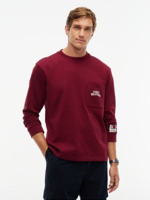 Мужская футболка Tommy Hilfiger Relaxed Fit Varsity Logo Pocket, цвет: Бордовый — фото 1