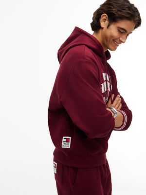 Мужское худи Tommy Hilfiger Relaxed Fit Embroidered Logo, цвет: Бордовый — фото 3