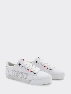 tommy hilfiger logo sneakers
