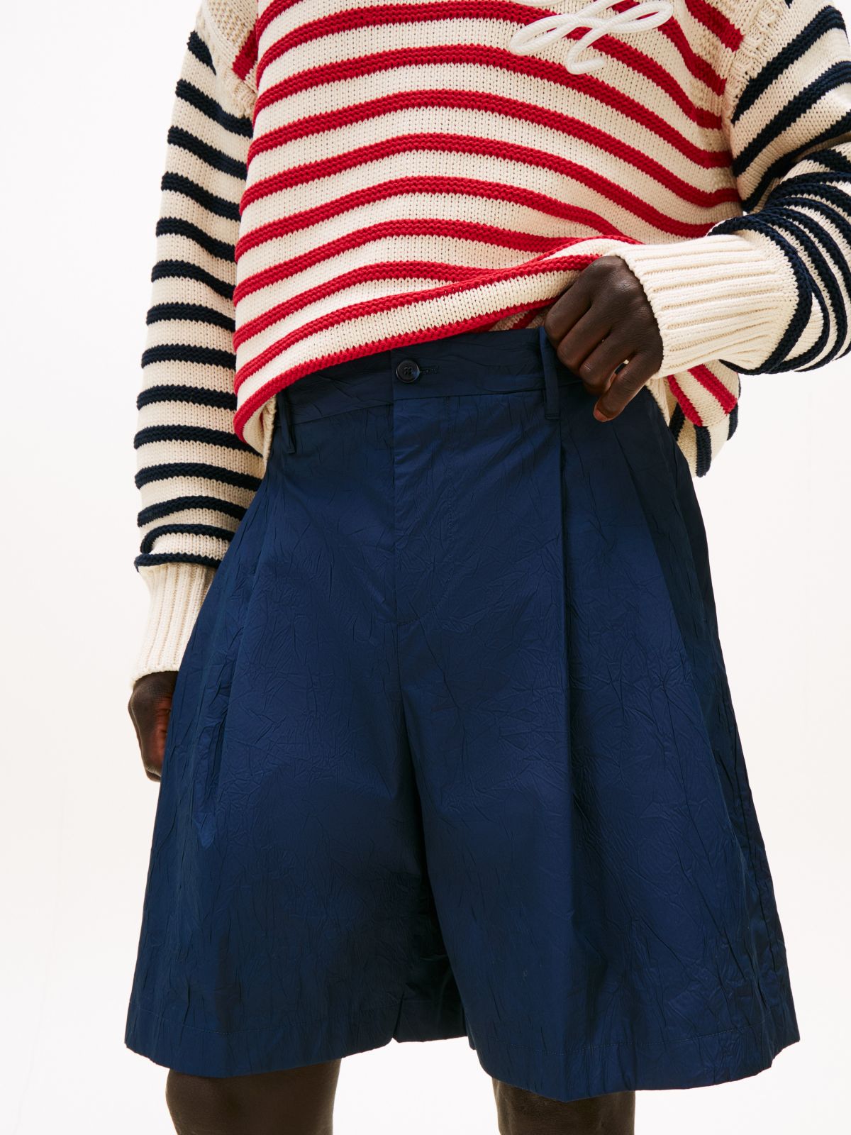 Wide Leg Crinkle Chino Short — Navy