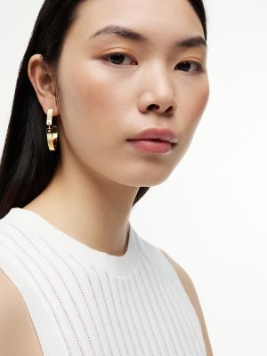 Женские серьги Tommy Hilfiger Signature Stripe Ridged, цвет: Золотой — фото 3